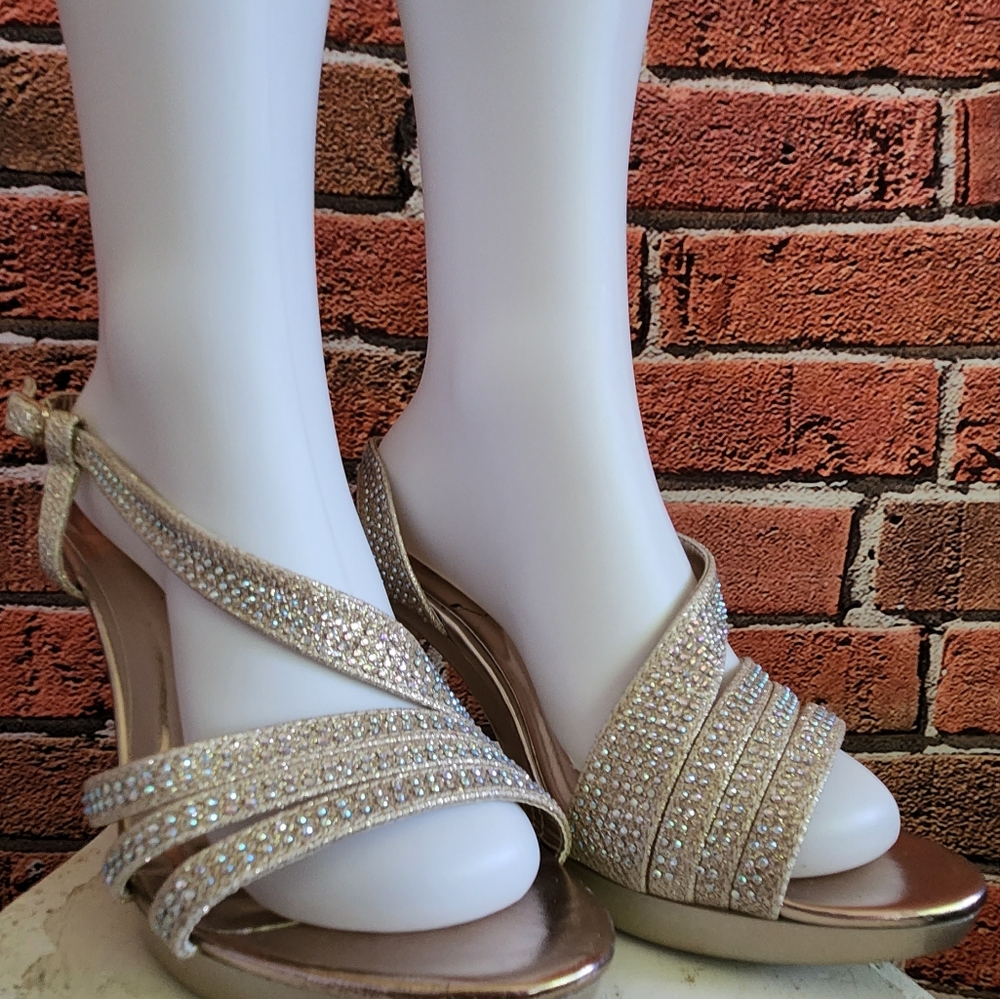 Silver Slippers - Picture 8 of 10